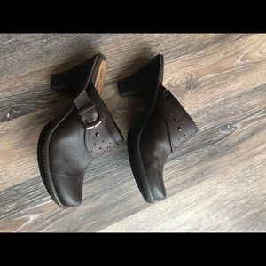 Sofft 8.5 brown leather shoes LIKE NEW